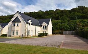 Conaglen, 2 Bedroom Lochside Flat