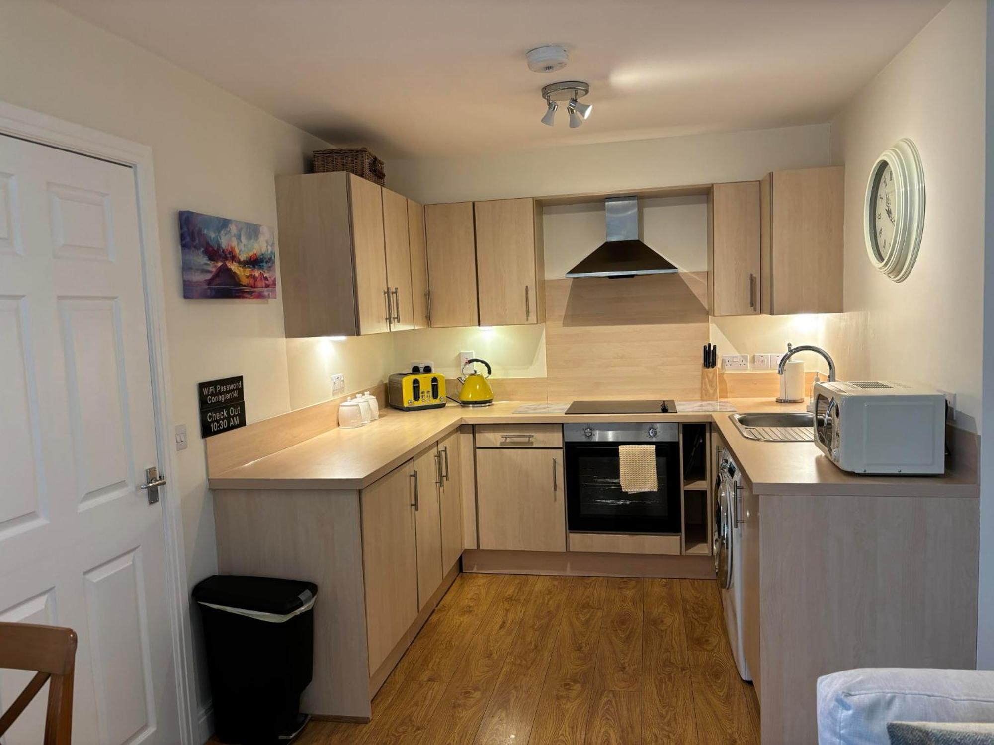 Conaglen, 2 Bedroom Lochside Flat Fort William Exterior foto